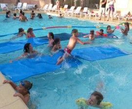 Activity in swimming-pool with Mini-club
